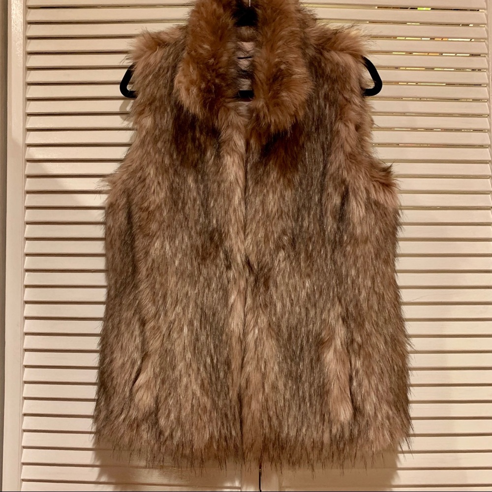 White House Black Market Faux Fur Vest Fully Lined